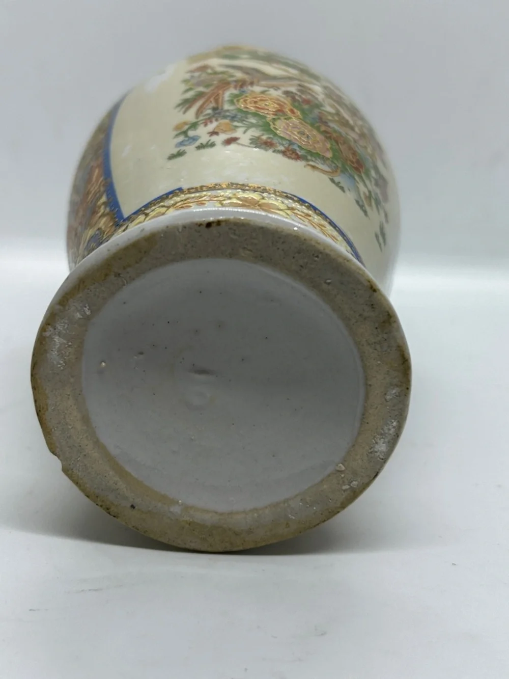 LARGE  SATSUMA 10-INCH HAND PAINTED  MID-20TH CENTURY VASE AMAZING ARTWORK!